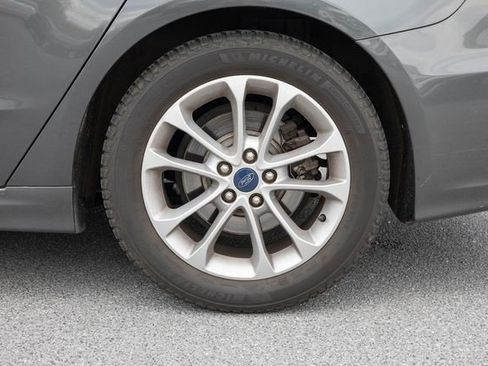 Used 2019 Ford Fusion SE image 6