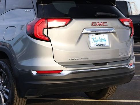 Used 2024 GMC Terrain SLT image 7