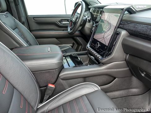 Used 2025 GMC Yukon AT4 Ultimate w/ LPO, Floor Liner Package image 34