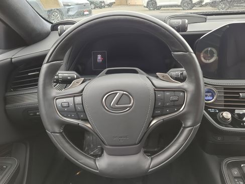 Used 2022 Lexus LS 500h AWD w/ Luxury Package image 23