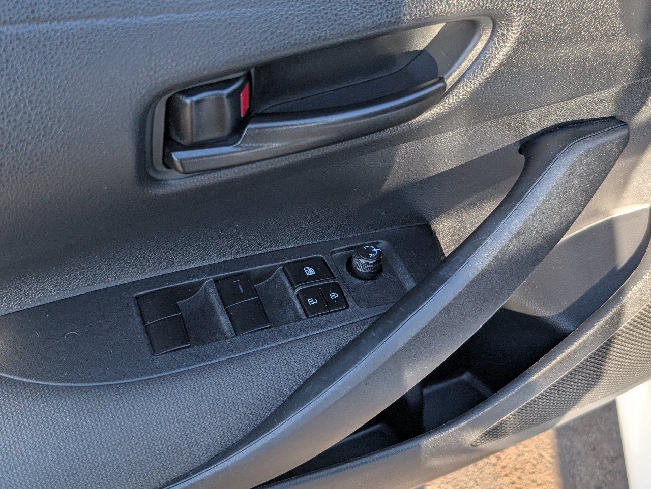 Used 2024 Toyota Corolla LE FWD image 15