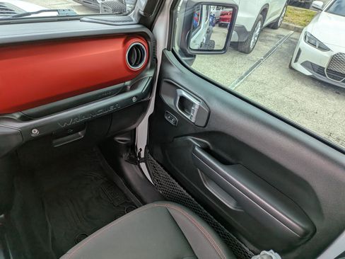 Used 2020 Jeep Wrangler Unlimited Rubicon AWD/4WD image 18