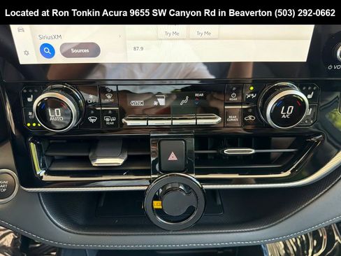 Used 2025 Toyota Highlander Platinum AWD/4WD image 25
