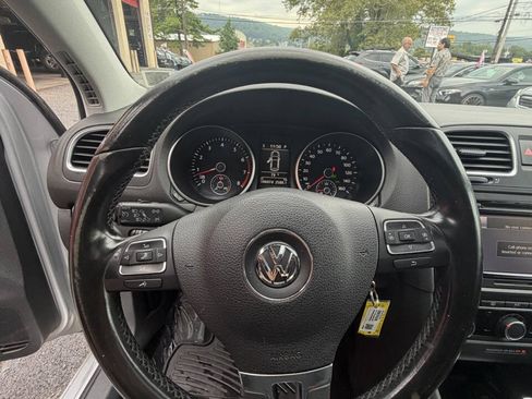Used 2014 Volkswagen Golf 4-Door FWD image 31