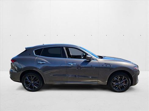 Used 2022 Maserati Levante Modena image 4