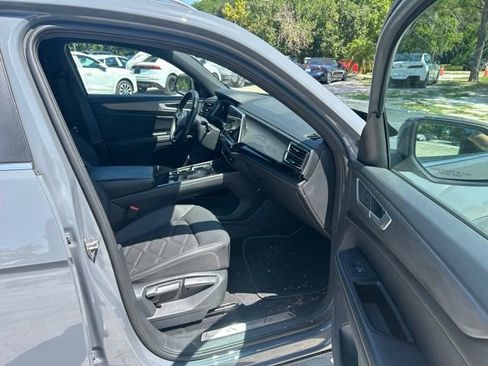 Used 2024 Volkswagen Atlas Cross Sport SE w/ Black Wheel Package FWD image 9