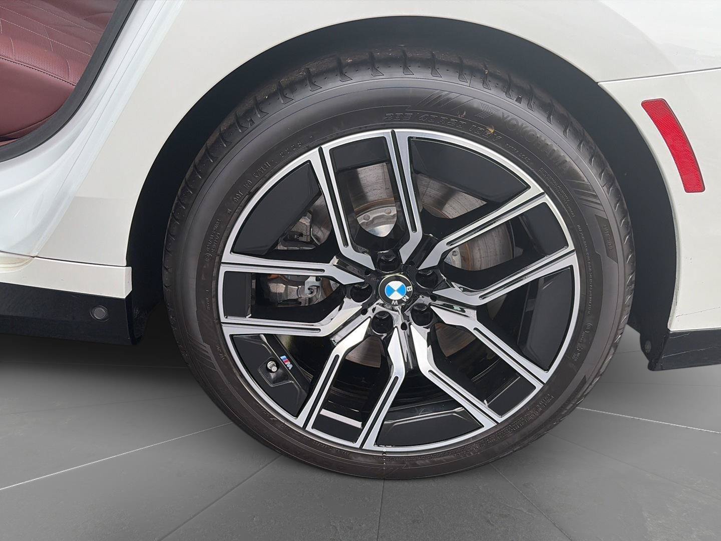 Used 2024 BMW 760i xDrive w/ Executive Package AWD/4WD image 12