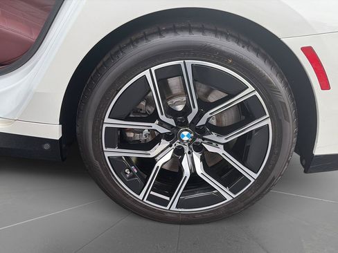 Used 2024 BMW 760i xDrive w/ Executive Package AWD/4WD image 12