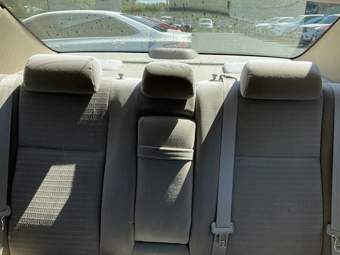 Used 2005 Toyota Camry FWD image 24