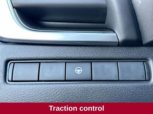 Used 2025 Nissan Rogue SV image 14