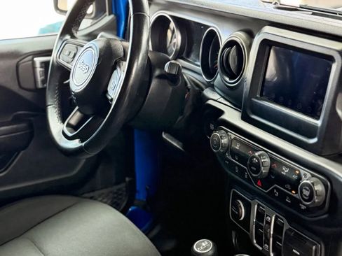 Used 2020 Jeep Gladiator Sport w/ Quick Order Package 24S image 16