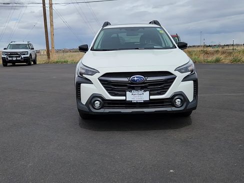 Used 2025 Subaru Outback Premium AWD/4WD image 4