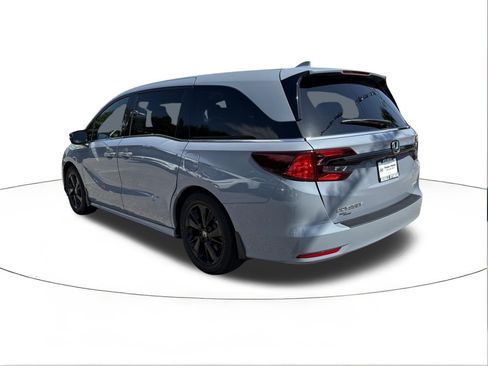 Used 2023 Honda Odyssey Sport image 5