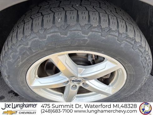 Used 2017 Ford Explorer XLT w/ Equipment Group 202A AWD/4WD image 10