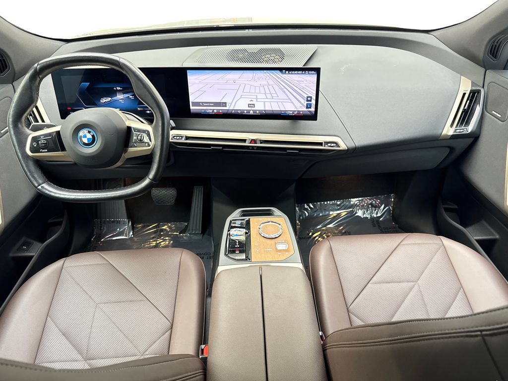 Used 2024 BMW iX xDrive50 w/ Premium Package AWD/4WD image 50