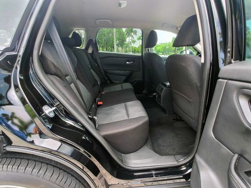 Used 2024 Nissan Rogue SV FWD image 36