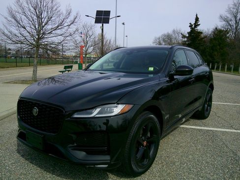 Used 2023 Jaguar F-PACE S image 10