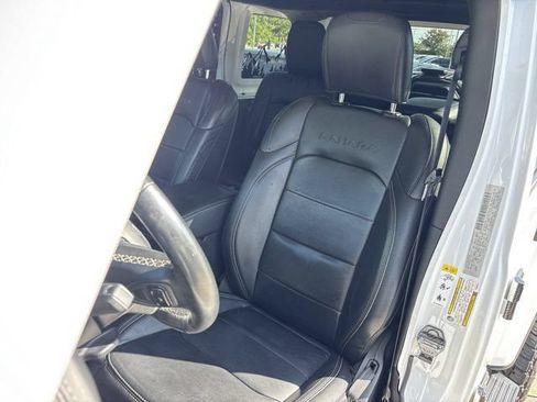 Used 2018 Jeep Wrangler Unlimited Sahara AWD/4WD image 22