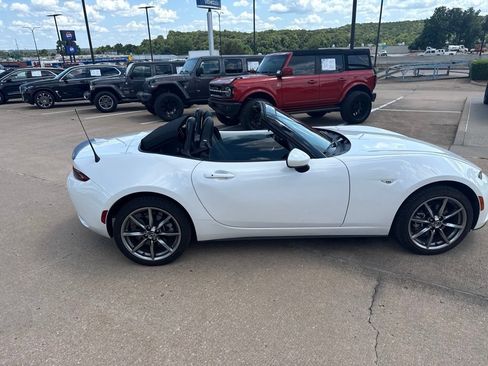 Used 2023 MAZDA MX-5 Miata Grand Touring RWD image 5