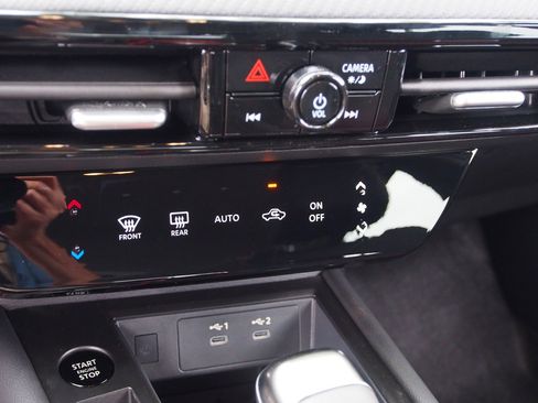 Used 2026 Nissan Kicks SR image 23