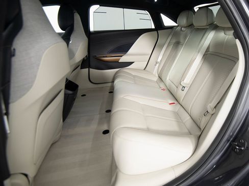 Used 2022 Lucid Air Grand Touring image 30