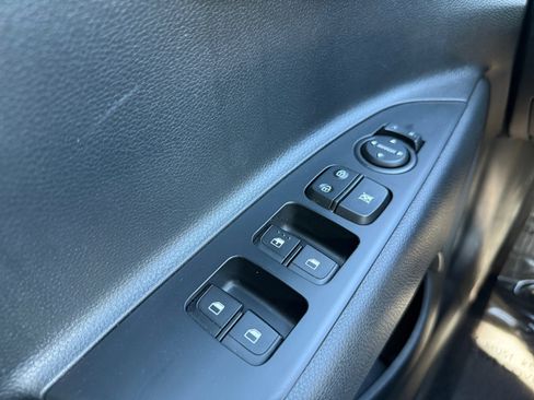 Used 2023 Kia Rio S image 19