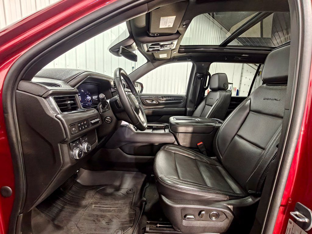 Used 2023 GMC Yukon XL Denali AWD/4WD image 31