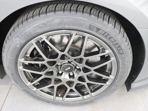 Used 2013 Ford Mustang Shelby GT500 RWD image 3