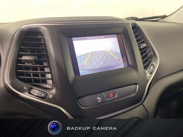 Used 2019 Jeep Cherokee Latitude Plus w/ Cold Weather Group AWD/4WD image 4