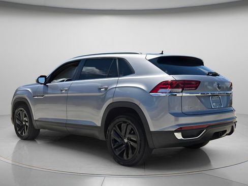 Used 2022 Volkswagen Atlas Cross Sport SE FWD image 4