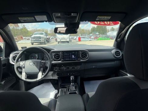 Used 2020 Toyota Tacoma TRD Sport image 15