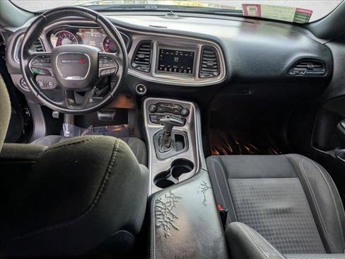 Used 2019 Dodge Challenger SXT image 16