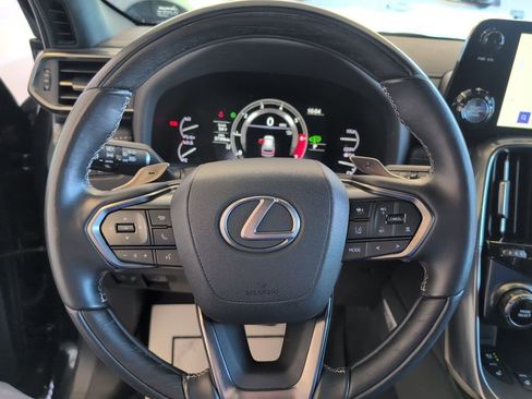 Used 2024 Lexus LX 600 4WD w/ Appearance Package image 19