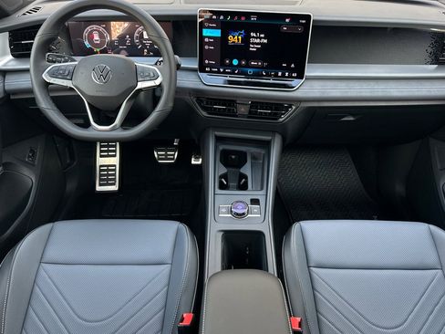 New 2026 Volkswagen Tiguan SE R-Line FWD image 11