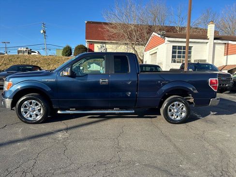 Used 2014 Ford F150 XLT w/ XLT Chrome Package image 2