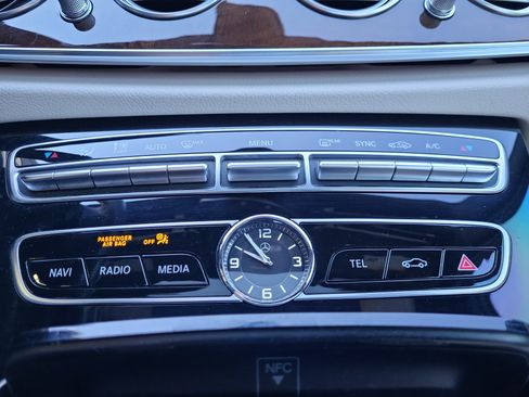 Used 2017 Mercedes-Benz E 300 4MATIC image 26