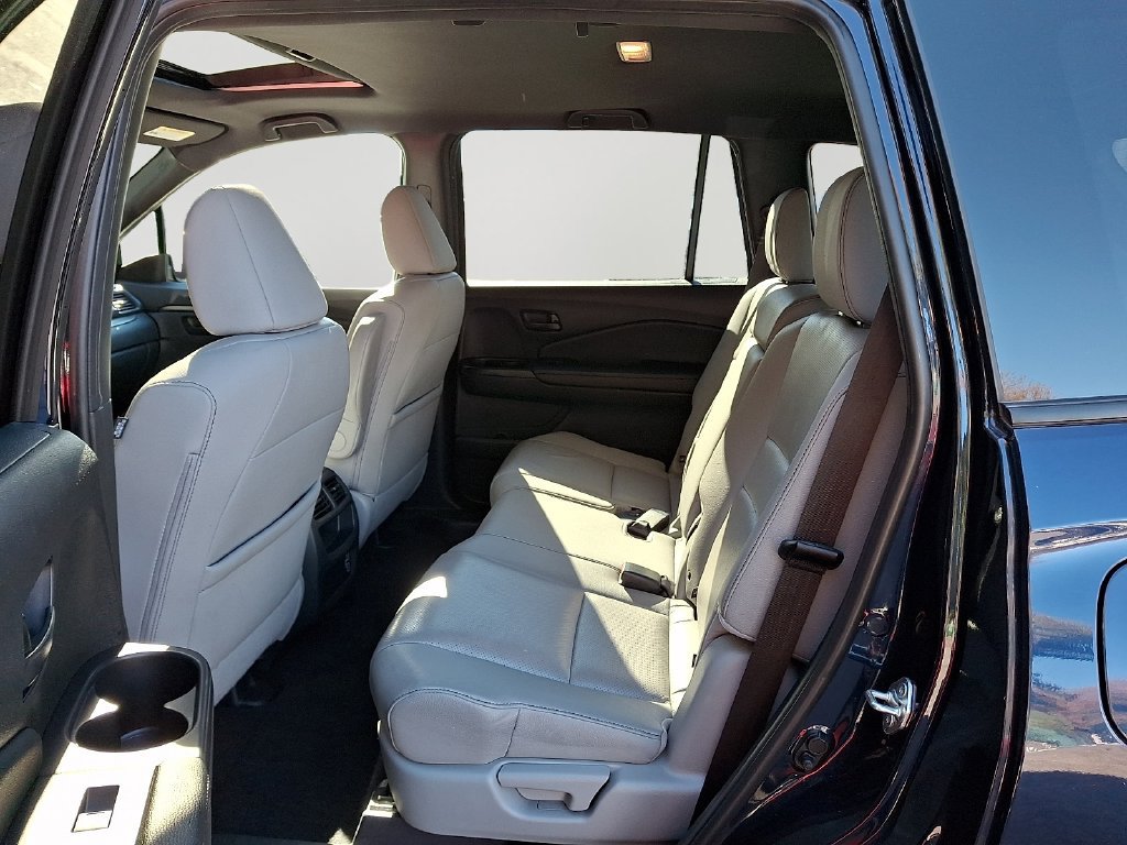 Used 2023 Honda Passport EX-L image 9