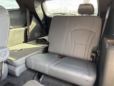 Used 2022 Buick Enclave Premium image 12