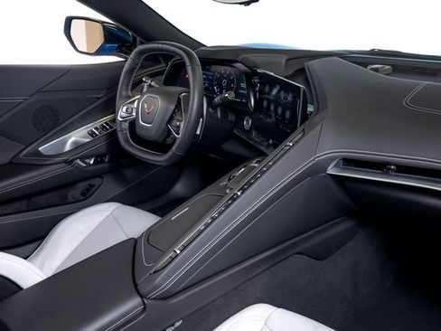 Used 2021 Chevrolet Corvette Stingray Convertible w/ Z51 Performance Package RWD image 41