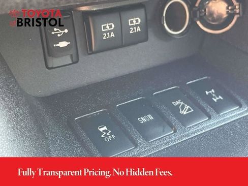 Used 2018 Toyota Highlander Plus AWD/4WD image 34