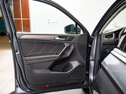 Used 2023 Volkswagen Tiguan SE FWD image 25
