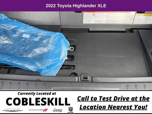 Used 2022 Toyota Highlander XLE AWD/4WD image 12