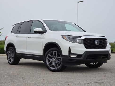 Used 2023 Honda Passport EX-L image 2