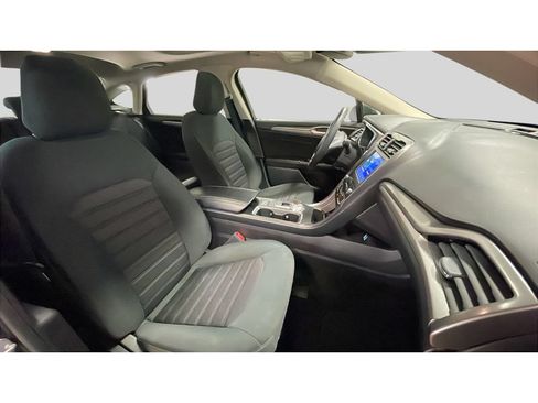 Used 2020 Ford Fusion SE FWD image 18