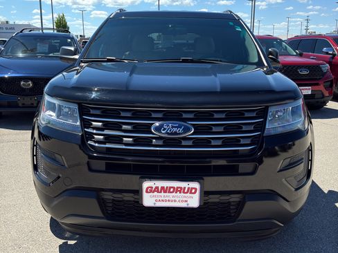 Used 2017 Ford Explorer 4WD image 3