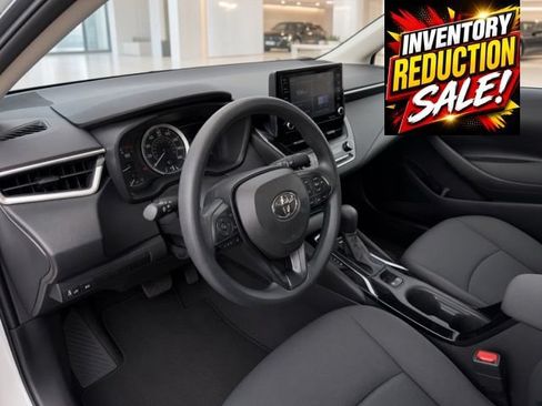 Used 2022 Toyota Corolla LE FWD image 6