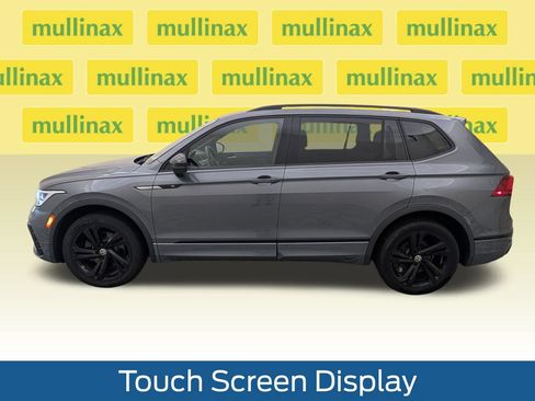 Used 2023 Volkswagen Tiguan SE R-Line FWD image 10
