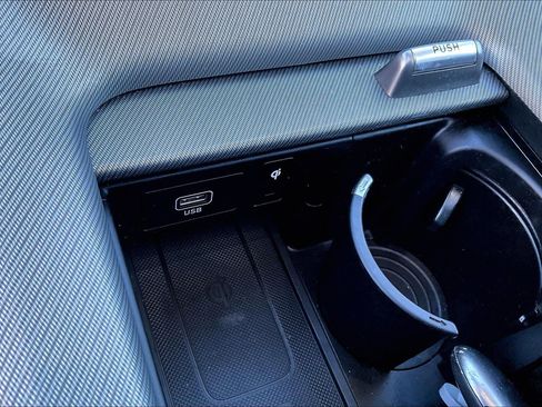 Used 2024 Hyundai Palisade SEL w/ Premium Package image 16