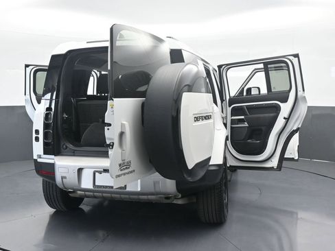 Used 2022 Land Rover Defender 110 S image 77