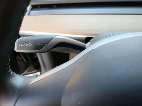 Used 2018 Tesla Model 3 Long Range RWD image 24